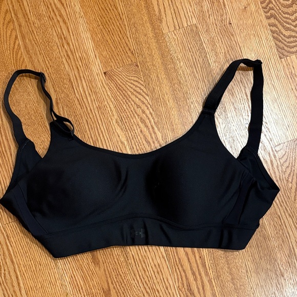 Under Armour Women's Sleek Black Sports Bra - Picture 1 of 5